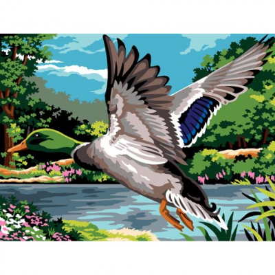 Kit Canevas Pénélope motif Battement d'ailes de la marque Margot de Paris illustrant un canard en vol, au dessu d'un lac
