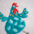 Nappe imprimée à broder en divers points de broderie motif Poulets colorés de la marque Vervaco